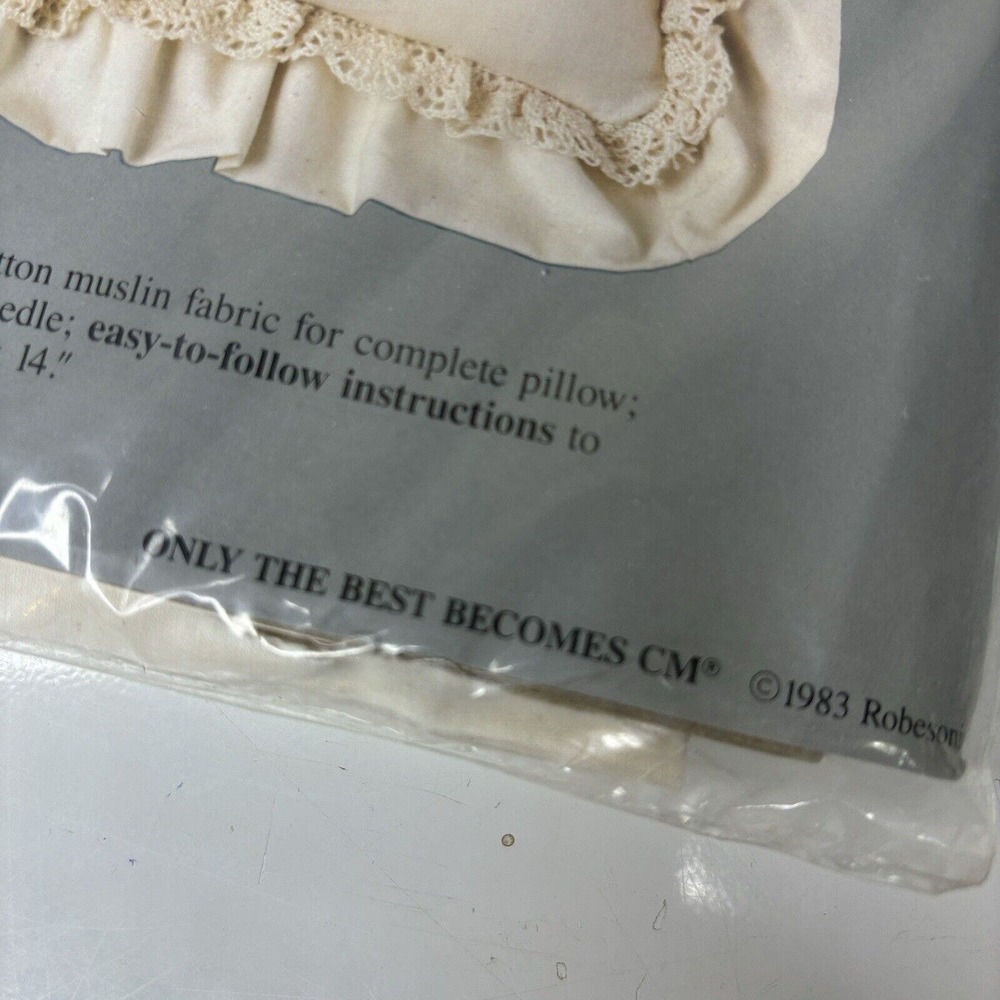 NIP Columbia-Minerva Candlewicking ROSE FLOWER Pillow 14x14 1983 KIT #7534 New - Picture 2 of 5
